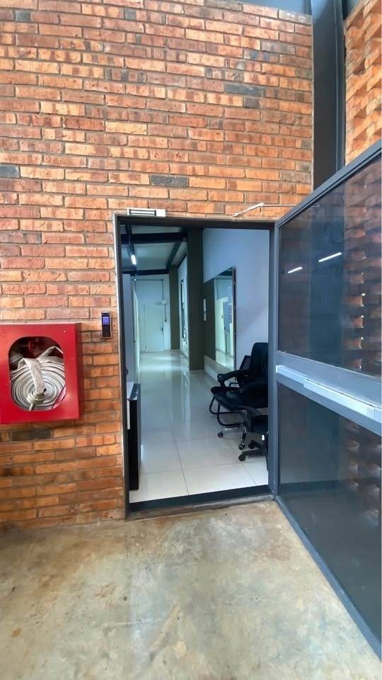 LOCAL COMERCIAL EN ALQUILER EN TEMBETARY, ASUNCIÓN — foto 2