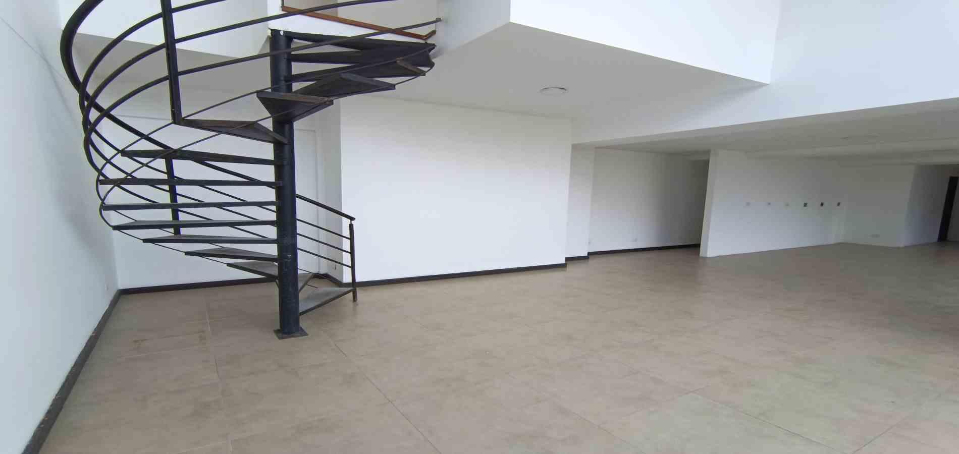 Local en Arriendo en Guayacanes, Manizales