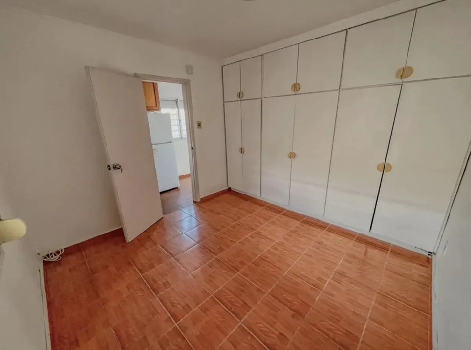 ALQUILER EN BUCEO, CASA DE 1 DORMITORIO AL FRENTE, PATIO EXCLUSIVO, AIRE Y PLACARES · Foto 6