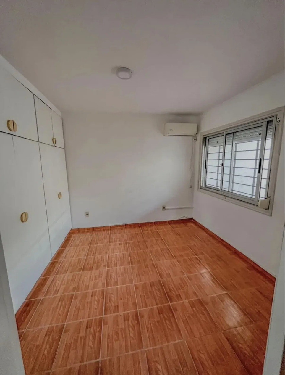 ALQUILER EN BUCEO, CASA DE 1 DORMITORIO AL FRENTE, PATIO EXCLUSIVO, AIRE Y PLACARES · Foto 5