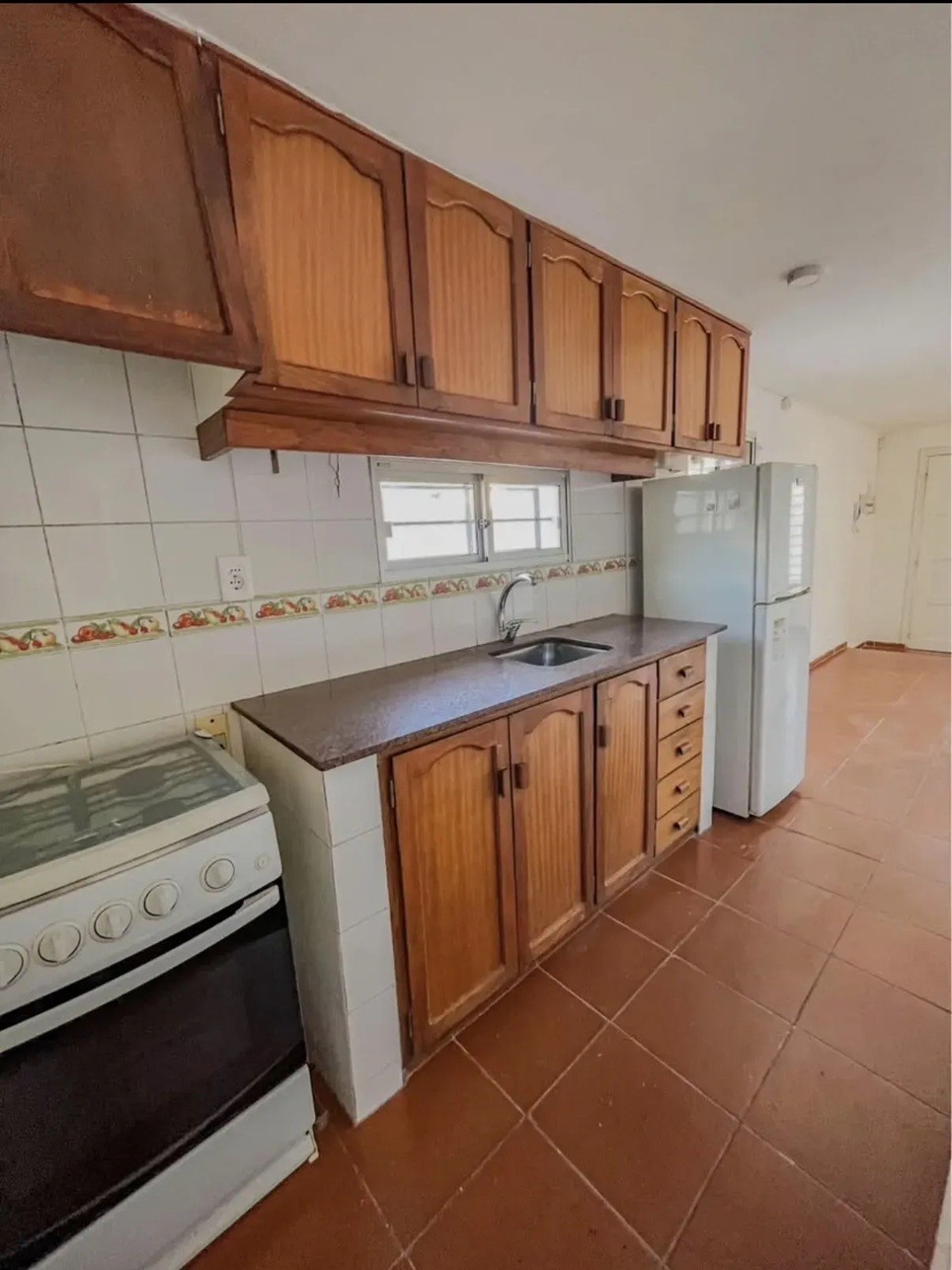 ALQUILER EN BUCEO, CASA DE 1 DORMITORIO AL FRENTE, PATIO EXCLUSIVO, AIRE Y PLACARES · Foto 4
