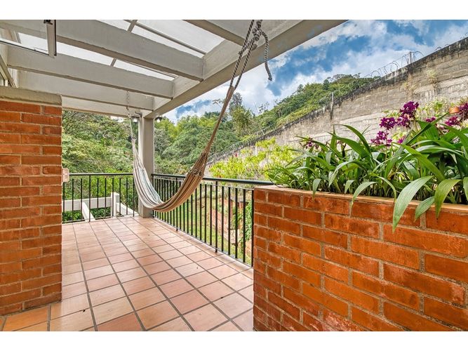 Casa de 5 alcobas en venta en La Buitrera, Cali, 414 m² · foto 4 de 24