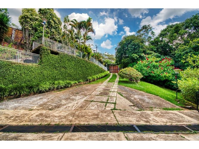 Casa de 5 alcobas en venta en La Buitrera, Cali, 414 m² · foto 5 de 24