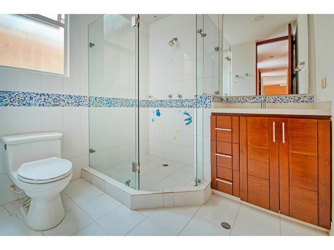 Casa de 5 alcobas en venta en La Buitrera, Cali, 414 m² · foto 22 de 24