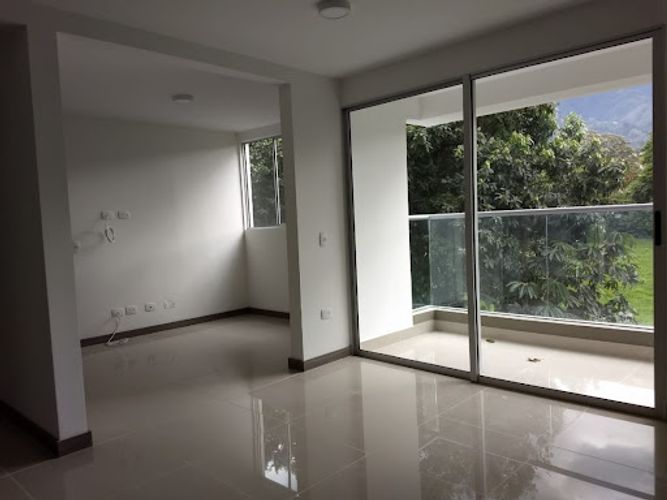 Apartamento en venta en Suramérica, La Estrella · foto 3 de 18