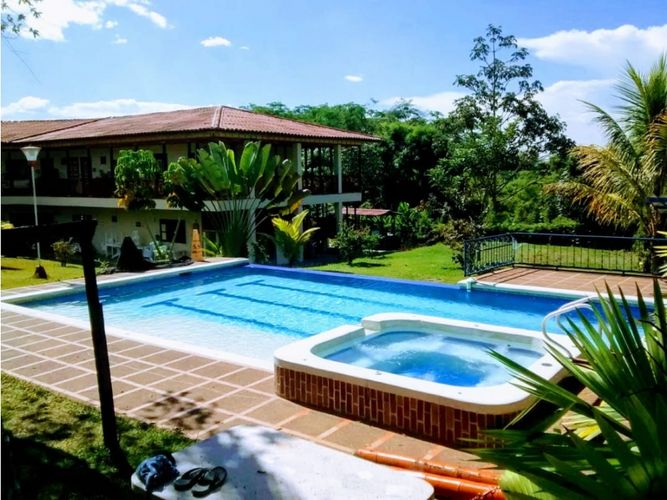 Finca en venta en Armenia, 1000 m² · foto 2 de 24
