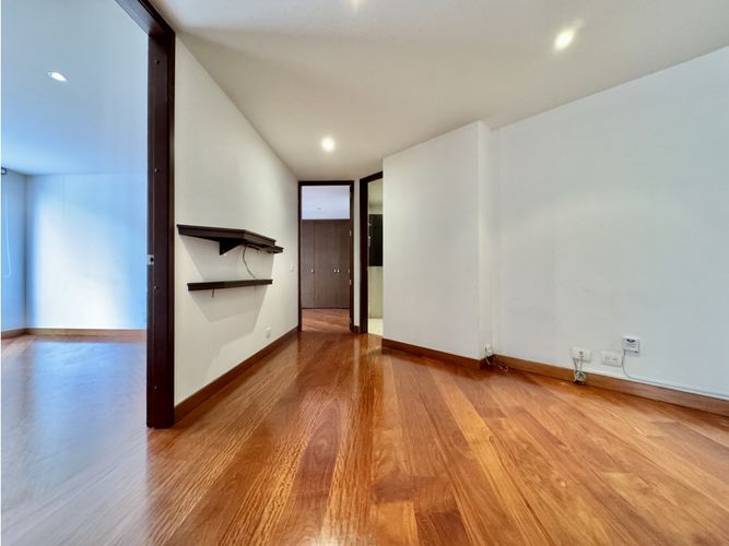 Apartamento de 3 alcobas en venta en Chico, Bogotá, 138 m² · foto 7 de 18
