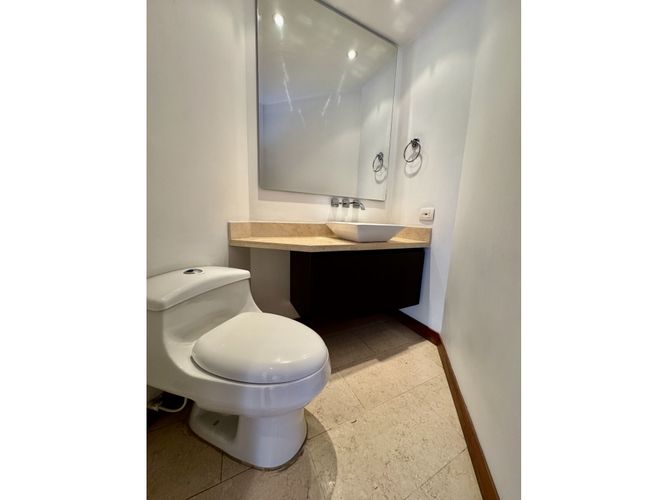 Apartamento de 3 alcobas en venta en Chico, Bogotá, 138 m² · foto 14 de 18