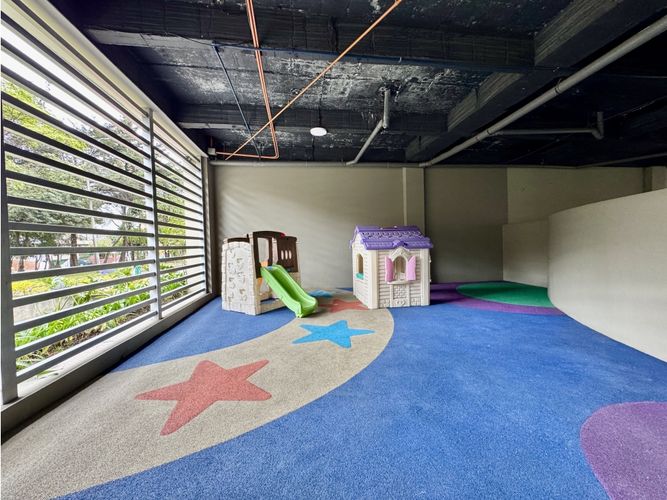 Apartamento de 3 alcobas en venta en Chico, Bogotá, 138 m² · foto 16 de 18