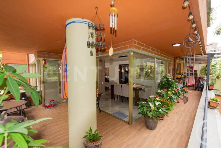 Apartamento de 4 alcobas en venta en El Poblado, Medellín, 189 m² · foto 8 de 20