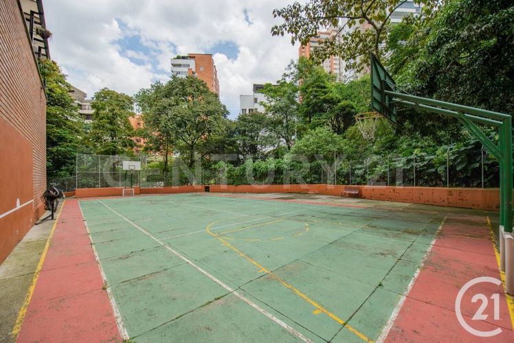Apartamento de 4 alcobas en venta en El Poblado, Medellín, 189 m² · foto 16 de 20