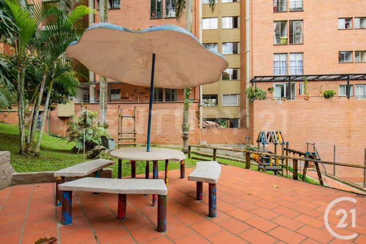 Apartamento de 4 alcobas en venta en El Poblado, Medellín, 189 m² · foto 17 de 20