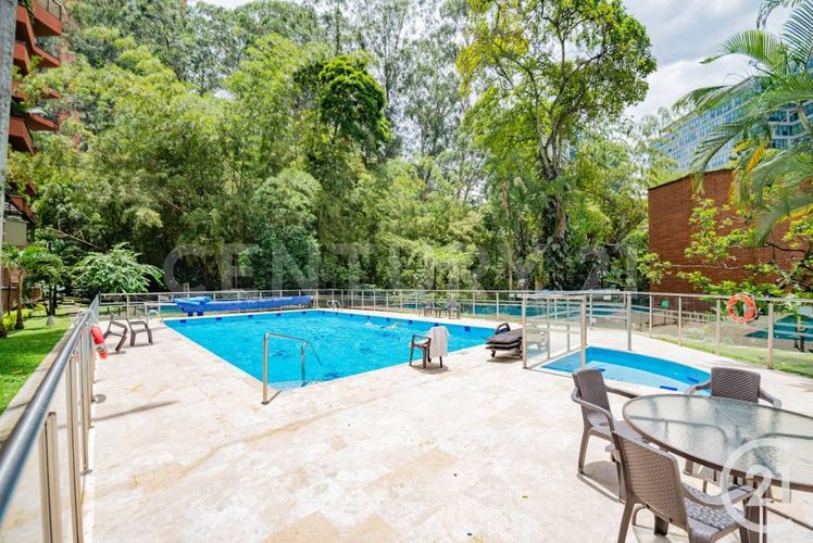 Apartamento de 4 alcobas en venta en El Poblado, Medellín, 189 m² · foto 18 de 20