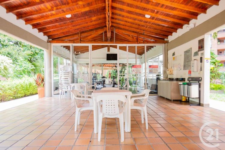 Apartamento de 4 alcobas en venta en El Poblado, Medellín, 189 m² · foto 19 de 20