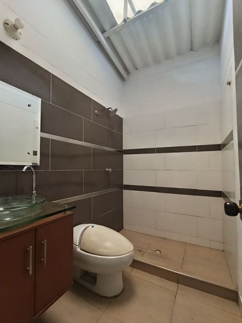 Casa de 4 alcobas en arriendo en La Cordialidad, Los Patios, 180 m² · foto 6 de 12