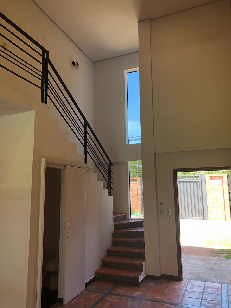 Amplio duplex habitacion en PB, bello patio — foto 3