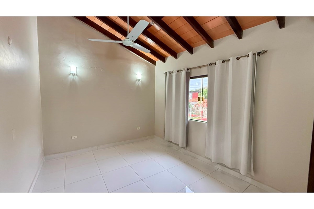 Casa-Venta-Cascada, Tercer Barrio, Luque, Central — foto 3