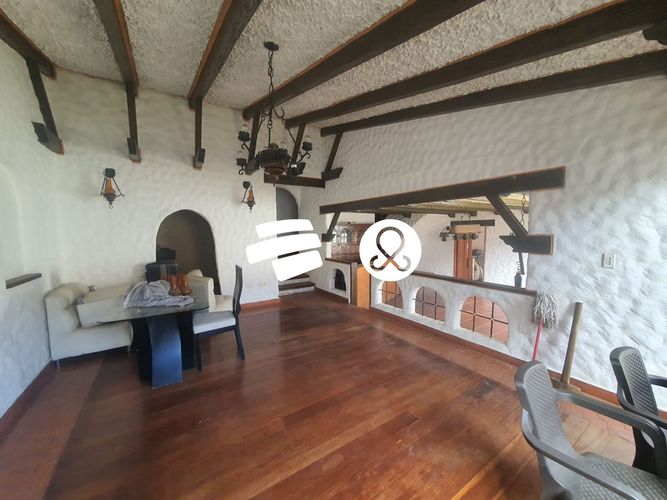 Casa de 5 alcobas en venta en Alhambra, Bogotá, 360 m² · foto 8 de 18