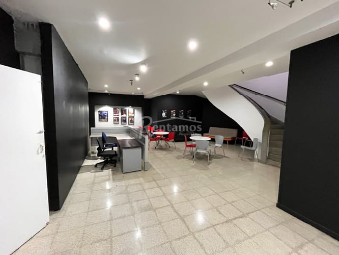 Edificio en arriendo en San Antonio, Medellín, 1650 m² · foto 7 de 24