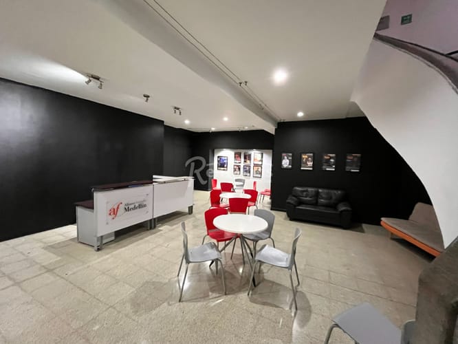 Edificio en arriendo en San Antonio, Medellín, 1650 m² · foto 8 de 24