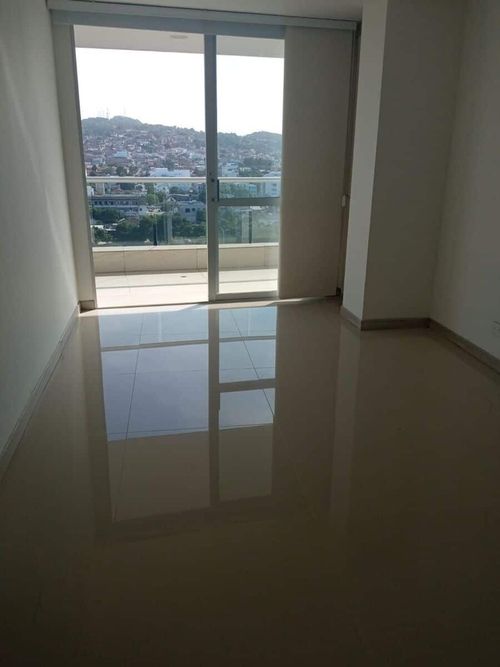 Apartamento de 3 alcobas en venta en Crespo, Cartagena, 135 m² · foto 3 de 12