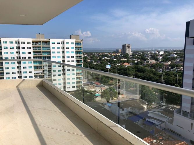 Apartamento de 3 alcobas en venta en Crespo, Cartagena, 135 m² · foto 10 de 12