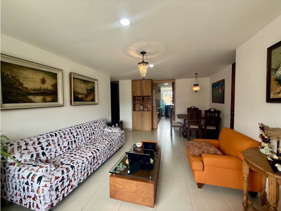 Apartamento en venta en Las Lomas No.1, Medellín · foto 2 de 24