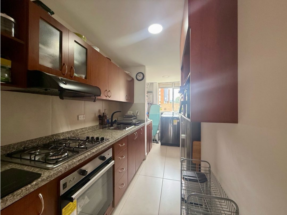 Apartamento en venta en Las Lomas No.1, Medellín · foto 7 de 24