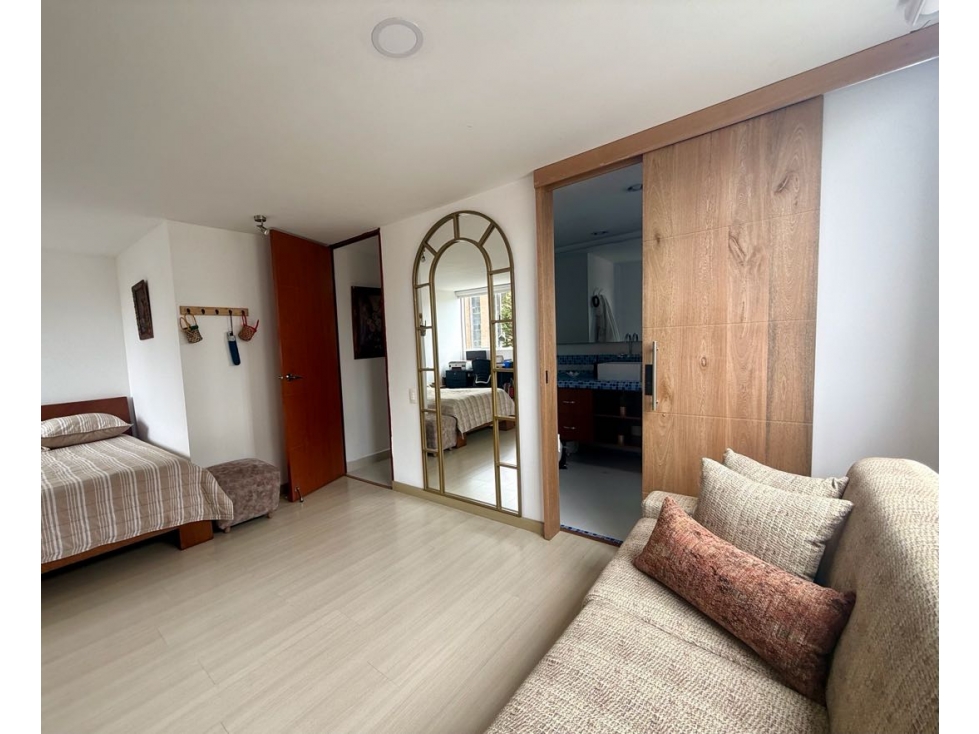 Apartamento en venta en Las Lomas No.1, Medellín · foto 13 de 24