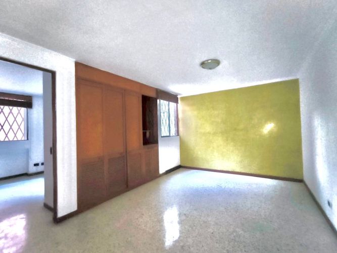 Apartamento de 2 alcobas en venta en La Flora, Cali, 102 m² · foto 2 de 21