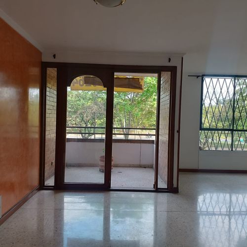 Apartamento de 2 alcobas en venta en La Flora, Cali, 102 m² · foto 4 de 21