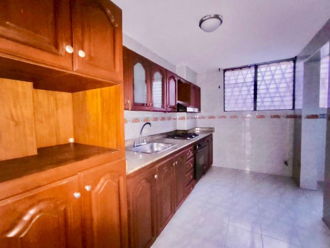 Apartamento de 2 alcobas en venta en La Flora, Cali, 102 m² · foto 12 de 21