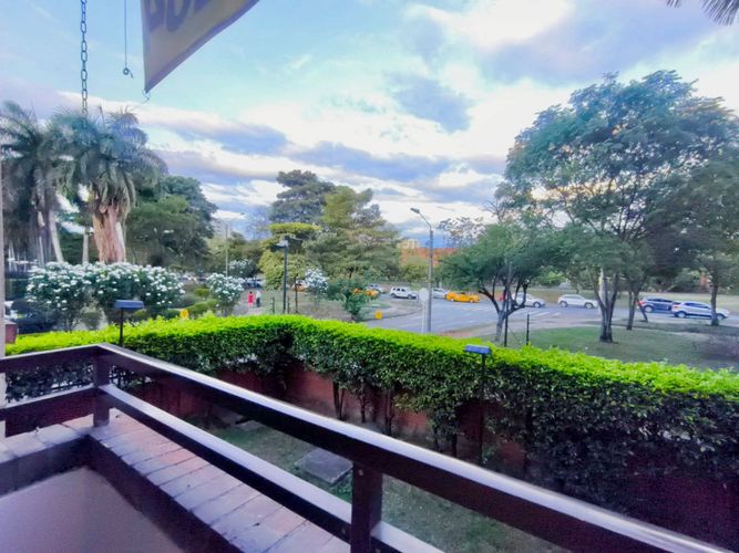 Apartamento de 2 alcobas en venta en La Flora, Cali, 102 m² · foto 17 de 21