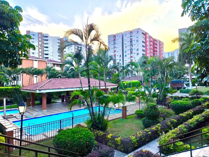 Apartamento de 2 alcobas en venta en La Flora, Cali, 102 m² · foto 19 de 21