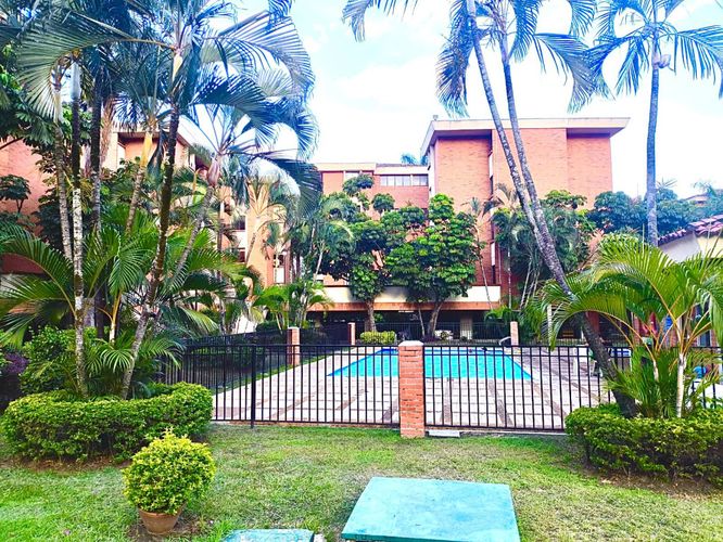 Apartamento de 2 alcobas en venta en La Flora, Cali, 102 m² · foto 20 de 21