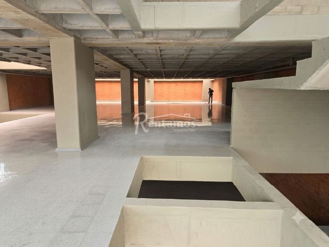 Edificio en arriendo en Perpetuo Socorro, Medellín, 2600 m² · foto 3 de 21