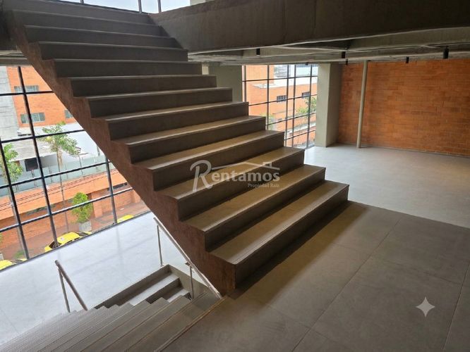 Edificio en arriendo en Perpetuo Socorro, Medellín, 2600 m² · foto 7 de 21