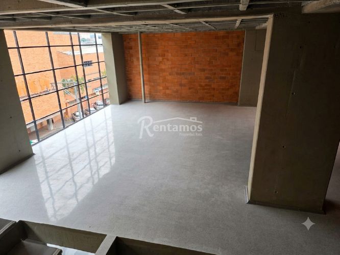 Edificio en arriendo en Perpetuo Socorro, Medellín, 2600 m² · foto 8 de 21