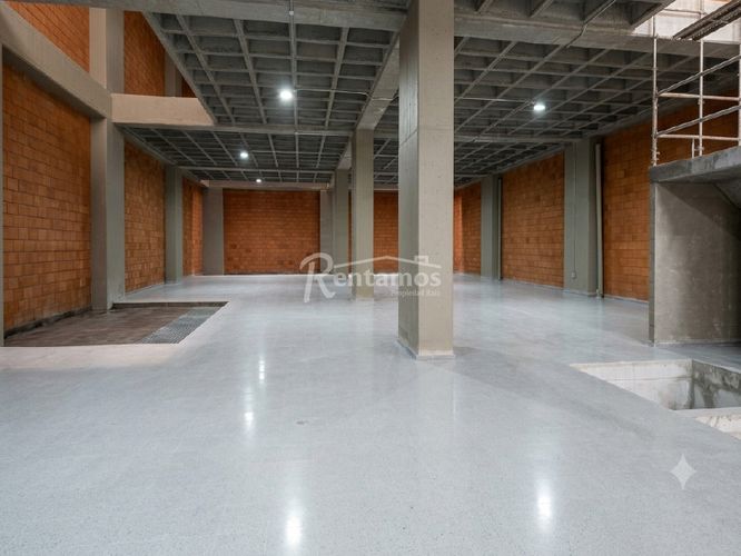 Edificio en arriendo en Perpetuo Socorro, Medellín, 2600 m² · foto 10 de 21