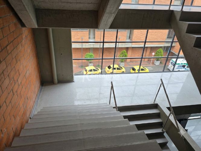 Edificio en arriendo en Perpetuo Socorro, Medellín, 2600 m² · foto 14 de 21