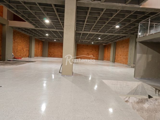 Edificio en arriendo en Perpetuo Socorro, Medellín, 2600 m² · foto 17 de 21