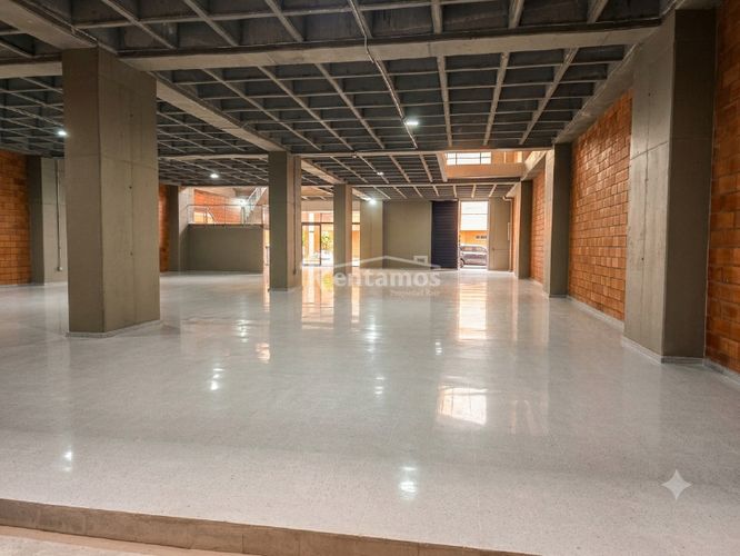 Edificio en arriendo en Perpetuo Socorro, Medellín, 2600 m² · foto 18 de 21