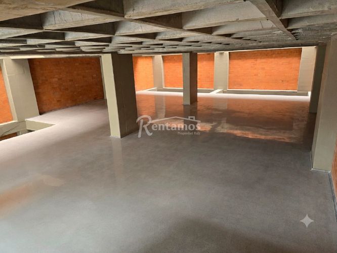 Edificio en arriendo en Perpetuo Socorro, Medellín, 2600 m² · foto 19 de 21