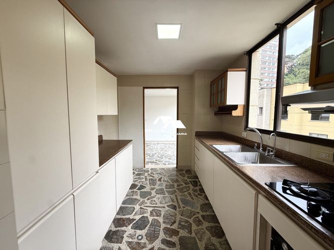 Apartamento de 3 alcobas en arriendo en San Lucas, Medellín, 140 m² · foto 2 de 17