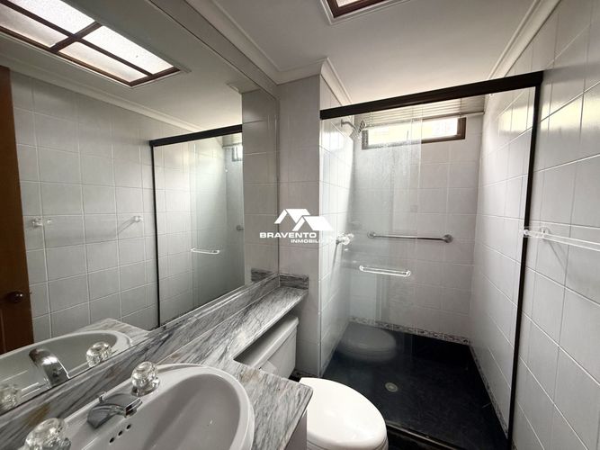 Apartamento de 3 alcobas en arriendo en San Lucas, Medellín, 140 m² · foto 9 de 17