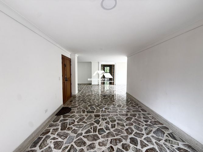 Apartamento de 3 alcobas en arriendo en San Lucas, Medellín, 140 m² · foto 16 de 17