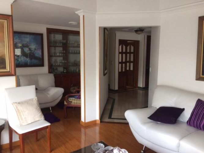 Apartamento de 3 alcobas en venta en Santa Bibiana, Bogotá, 203 m² · foto 2 de 21