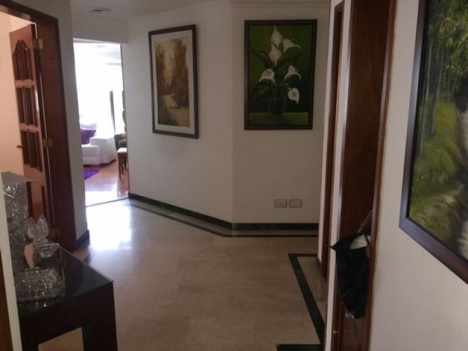Apartamento de 3 alcobas en venta en Santa Bibiana, Bogotá, 203 m² · foto 9 de 21