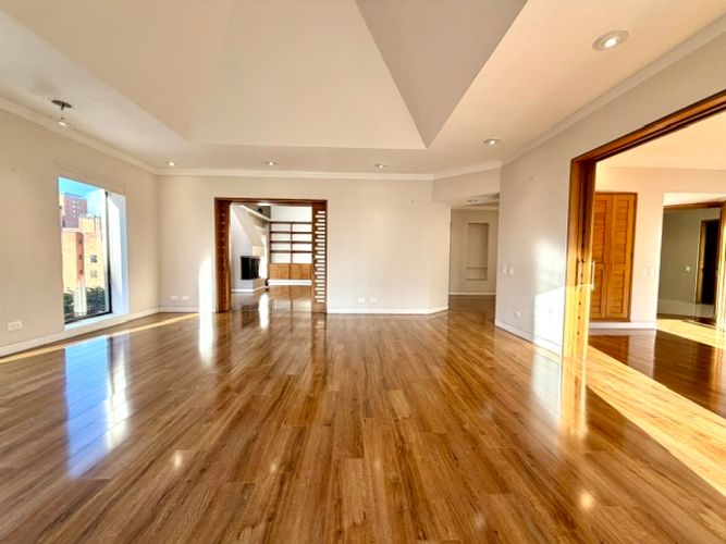 Apartamento de 3 alcobas en venta en La Carolina, Bogotá, 316 m² · foto 4 de 24