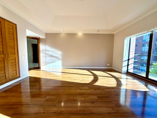 Apartamento de 3 alcobas en venta en La Carolina, Bogotá, 316 m² · foto 5 de 24